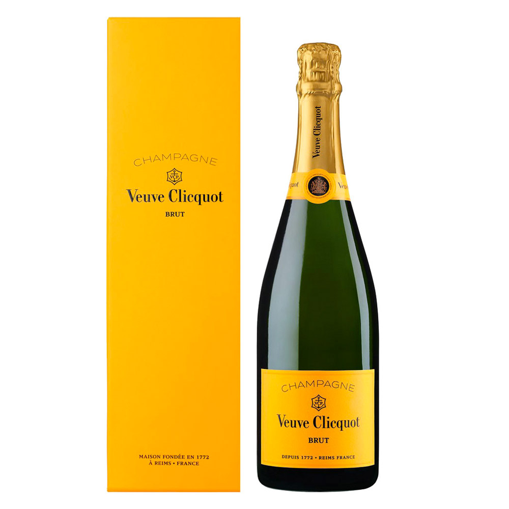 Veuve Clicquot Yellow Label Champagne AOC Brut ha un colore giallo paglierino brillante, con evidenti riflessi dorati. Il perlage è fine e persistente ed ispira cremosità e morbidezza. Al naso è intenso e fruttato, caratterizzato da sentori di pesca gialla, agrumi, spezie dolci e vaniglia, che si uniscono sapientemente a sfumature minerali e sentori più comuni di crosta di pane. Al palato è delicato, vivace e brioso, con ritorni molto coerenti con l’olfatto. L’eleganza e la morbidezza sono percepite attraverso la spuma, soffice e avvolgente. Chiude con un finale di grande persistenza, asciutto e minerale. Lo Champagne Yellow Label di Veuve Clicquot è la cuvée più celebre e rappresentativa della Maison, riconoscibile anche da chilometri di distanza per i colori sgargianti. La sua veste giallo scuro lo lega indissolubilmente al carattere forte ed intraprendente della Grande Dame Nicole-Barbe Clicquot-Ponsardin, donna d’affari e imprenditrice di successo di inizio Ottocento. Yellow Label rappresenta alla perfezione lo stile della Maison, incentrato su eleganza, energia e vivacità e legato alla predominanza in tutte le cuvée del Pinot Noir e alle alte percentuali di vins de réserve. Uno Champagne ottimo per animare i momenti di convivialità, compagno fedele di aperitivi oppure occasioni più formali.