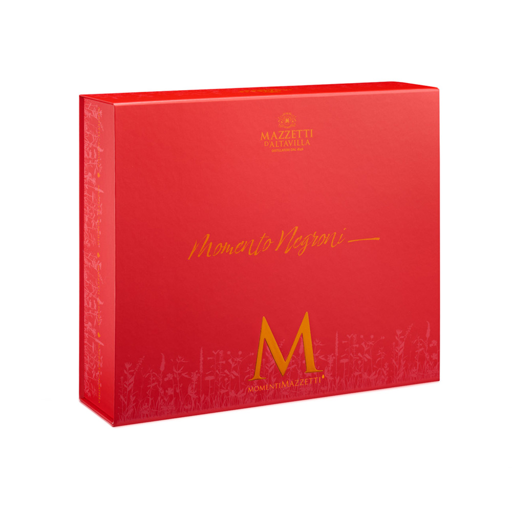 Confezione regalo Momento Negroni Mazzetti d'Altavilla aperta con bottiglie e accessori