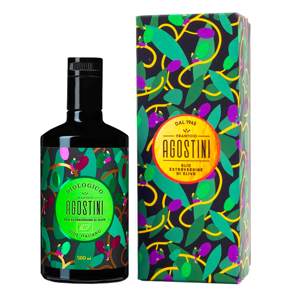 Frantoio Agostini Olio Extra Vergine di Oliva Biologico Mediamente Intenso 100% Italiano - Campagna Olearia 2023-2024 - Limpido e con un bel colore giallo dorato intenso, si arricchisce di delicate sfumature verdi. Al naso è deciso e avvolgente, ricco di note di erbe aromatiche, con ricordi di menta e rosmarino, a cui si affiancano sfalcio di campo e mandorla. Al palato è complesso e tipicamente vegetale, con toni di carciofo, cicoria e lattuga. Amaro e piccante spiccato, equilibrato ed armonico. Disponibile in astuccio regalo soft touch o bottiglia singola da 500ml