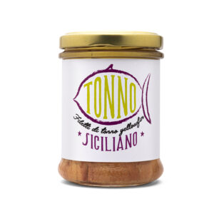 I Filetti di Tonno Yellowfin in olio d'oliva sono prodotti artigianalmente in Sicilia, secondo l'antica tradizione marinara. Sono compatti e saporiti, adatti per qualsiasi preparazione ma anche per essere gustati da soli con un contorno. Le Acciughine è un progetto recentissimo, nato con l'idea di voler rinnovare un concept e una linea di prodotti innovativi, che non fossero in concorrenza con altre imprese del territorio e che fossero al passo con le esigenze dei consumatori moderni, amanti delle novità, della sperimentazione e, soprattutto delle acciughe.
