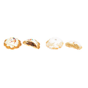 I colori e i sapori della Sicilia confezionati in pregiate scatole di latta.Aci e Galatea sono le due versioni della latte limited edition con all’interno le specialità siciliane, che vi consentiranno di fare un viaggio ideale tra i profumi e i sentori dell’isola a bordo del carretto siciliano.I colori e i sapori della Sicilia confezionati in speciali scatole di latta, racchiudono l’assortimento dei più pregiati dolcetti ripieni Tumminello: • Zuccotti, ripieni alle mandorle d'Avola e zuccata; • Cosi Chini, ripieni di fichi e mandorle d'Avola.