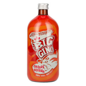 Roby Marton Big Gino Orange Passion Gin è un gin artigianale 100% italiano ottenuto a partire da una base alcolica di grano di alta qualità. L'ingrediente principale di questa nuova versione di Big Gino è l'arancia siciliana, macerata in alcool attraverso il metodo cold compound (distillazione a freddo), assieme alle altre tre botaniche classiche: ginepro, pomelo e bacche di pimento. Al naso spicca immediatamente l'aroma intenso di arancio, ben equilibrato alle altre botaniche utilizzate. Al palato è deciso e naturalmente agrumato, ma allo stesso tempo morbido, elegante ed equilibrato. L'obiettivo è infatti quello di offrire un gin squisitamente fresco e mediterraneo, che si discosta dal gusto standard di prodotti della stessa tipologia. Il colore è lievemente aranciato ed è ottenuto naturalmente grazie alla macerazione con le scorze. Prodotto in piccoli lotti ed imbottigliato rigorosamente a mano. La bottiglia ricorda quelle usate nelle vecchie farmacie e lo stivale rappresentato in etichetta rappresenta il Made in Italy e l'artigianalità alla base di questo prodotto. Big Gino è una linea di Gin scaturita dalla fantasia creativa di uno dei migliori talenti del panorama italiano dei distillati. Dietro questa insolita bottiglia c'è la personalità di Roby Marton, talento indiscusso del Gin nostrano. Dopo un lungo apprendistato nel settore commerciale di liquori e distillati, è nata una produzione artigianale di distillati di alta qualità, caratterizzata da una vena creativa e sperimentale.