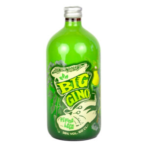 Roby Marton Big Gino Pepino Loco Gin è un gin artigianale 100% italiano ottenuto a partire da una base alcolica di grano di alta qualità. Gli ingredienti principali di questo distilled gin sono i cetrioli, i limoni pugliesi e un goccio di aceto di mele, che conferiscono note particolarmente intriganti e rinfrescanti. La particolarità di Pepino Loco è la sua lavorazione, poiché per la sua realizzazione sono previsti due differenti metodi di distillazione: alambicco discontinuo e rotavapor. Quest’ultimo permette di lavorare sotto pressione e a basse temperature così che il cetriolo, i limoni pugliesi e l’aceto di mele si equilibrino con armonia donando un’incredibile freschezza e facilità di beva. Al naso spicca immediatamente l'aroma di cetriolo, sostenuto da piacevoli note agrumate ed erbacee della menta e dell'angelica. Al palato è morbido, ben strutturato e complesso, dove il ginepro risulta accompagnato egregiamente da fresche note di cetriolo fresco, limone e menta sul finale. Prodotto in piccoli lotti ed imbottigliato rigorosamente a mano. La bottiglia ricorda quelle usate nelle vecchie farmacie e lo stivale rappresentato in etichetta rappresenta il Made in Italy e l'artigianalità alla base di questo prodotto. Big Gino è una linea di Gin scaturita dalla fantasia creativa di uno dei migliori talenti del panorama italiano dei distillati. Dietro questa insolita bottiglia c'è la personalità di Roby Marton, talento indiscusso del Gin nostrano. Dopo un lungo apprendistato nel settore commerciale di liquori e distillati, è nata una produzione artigianale di distillati di alta qualità, caratterizzata da una vena creativa e sperimentale.