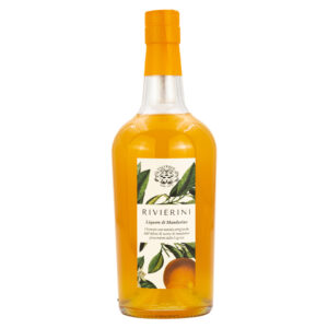 Valverde Rivierini Liquore al Mandarino - Liquore al Mandarino della linea "Rivierini", nato dalla lenta ed accurata infusione di scorze di mandarino della Liguria, Cinque Terre. È gradevolmente aromatico, profumato e rinfrescante. Si consiglia di servire molto freddo, anche con ghiaccio, come digestivo a fine pasto. La Distilleria Valverde è un'azienda storica delle Langhe con sede a Cortemilia (CN), una terra che regala materie prime di grande qualità e il giusto spirito per utilizzarle al meglio. L'azienda nasce nel 1973 per opera di Carlo Birello, un enotecnico che ha dedicato la propria vita alla produzione di liquori e grappe di rilievo, capaci di raccontare la bellezza e la storia delle Langhe. Oggi è guidata dalla figlia Francesca, assieme a mamma Maria Rosa e gli altri preziosi collaboratori. 