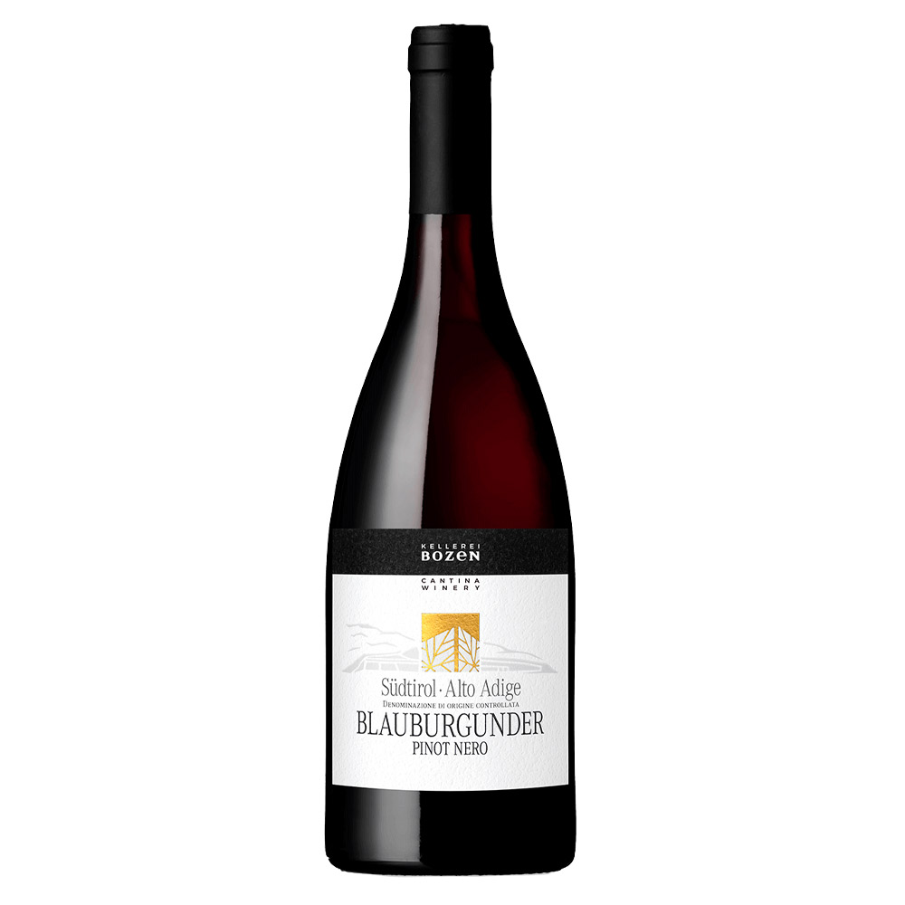 Kellerei Bozen Pinot Nero Alto Adige DOC si presenta di colore rosso rubino luminoso. Al naso spiccano gradevoli sentori fruttati e floreali, con note di ciliegia, lampone, prugna e viole. Segue un leggero accenno di spezie e liquirizia. Al palato si dimostra fruttato e vellutato, di media struttura e tannicità. Buona la persistenza sul finale. - Il Pinot Nero o Blauburgunder di Cantina Bolzano - Kellerei Bozen elogia questa varietà internazionale che ha trovato la sua seconda patria in questi luoghi, dando vita a vini tipici ed unendo in una bottiglia vitigno, territorio e microclima. Le notevoli escursioni termiche tra il giorno e la notte, assieme ai terreni alluvionali sabbiosi e sciolti, danno vita ad un vino complesso dai colori intensi e caratterizzato dalla tipica freschezza.