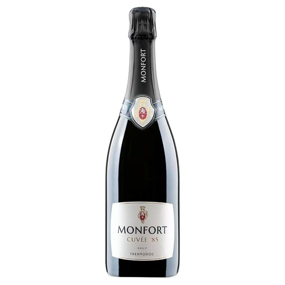 Monfort Cuvée 85 Brut Trento DOC si presenta di colore giallo paglierino brillante con un perlage fine e persistente. Al naso evoca profumi fruttati di albicocca, pera, fragolina e fiori bianchi. Al palato è pieno, fresco e bilanciato, di ottimo equilibrio, con un finale di buona persistenza, armonico e fragrante. La Cuvée 85 di Monfort è uno spumante Metodo Classico Trento DOC, ottenuto da Chardonnay in prevalenza (90%) e Pinot Nero (10%). Rappresenta il "biglietto da visita" della cantina trentina ed il nome fa riferimento al 1985, anno in cui veniva prodotto il primo spumante dalla famiglia Simoni, attuale proprietaria. I vigneti sono situati nella zona collinare di Trento e Pergine Valsugana, ad un'altitudine compresa tra i 400 e i 600 m s.l.m., su suoli franco sabbiosi e porfirici. La permanenza sui lieviti si protrae almeno per 24 mesi dalla messa in bottiglia. Grazie ai suoi profumi inebrianti, alla freschezza e al gusto deciso, può essere degustato a tutto pasto ed è perfetto come spumante "da ricorrenza" e per celebrare i migliori momenti conviviali.