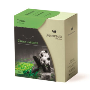 Meridiani Tè Verde Chine Jasmine al Gelsomino 80g - Tè verde semifermentato arricchito durante l’essicazione da fiori di gelsomino, che vengono in seguito parzialmente rimossi. Il Tè al gelsomino è, praticamente, la bevanda nazionale cinese ed è consumata in ogni occasione. La dolce miscela risente dell’aroma e del profumo del gelsomino.