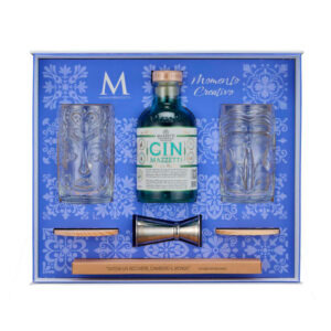 Dettaglio della bottiglia di Gin London Dry Mazzetti e dei bicchieri Tumbler Tiki RCR