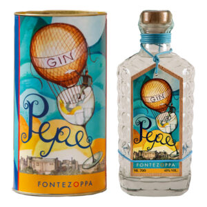 Fontezoppa Dry Gin Pepe nasce dalla distillazione di bacche di ginepro di Serrapetrona, basato su un'antica ricetta e realizzato con i migliori ingredienti italiani. Alla vista è limpido e cristallino, mentre al naso sprigiona profumi intensi e speziati di ginepro e agrumi. Un gin fine ed elegante, complesso e moderno, che si distingue per l'ottima freschezza e l'aromaticità. Botaniche utilizzate: Bacche di ginepro dell’Appennino, salvia, rosmarino, limone, bergamotto e chinotto.-Le materie prime, di alta qualità, vengono sapientemente distillate a bagnomaria con metodo discontinuo a vapore, dove la testa e la coda vengono eliminate in modo da isolare il cuore, ricco di profumi e sapori che ben identificano le botaniche utilizzate. Dopo la fase di distillazione, il gin viene lasciato riposare in recipienti d'acciaio Inox e portato successivamente alla gradazione desiderata con l'aggiunta di acqua purissima di sorgente. Il passaggio successivo prevede la refrigerazione a -8°C per 36 ore, che elimina tutti gli oli essenziali della distillazione, conferendo un carattere pulito. Viene poi filtrato per cinque volte e poi imbottigliato.