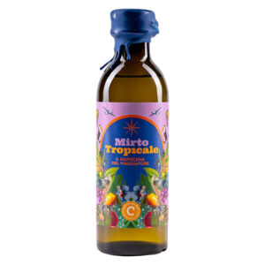 Il Mirto Tropicale, prodotto artigianalmente da Opificio Cattaneo, rappresenta il "dopocena del viaggiatore". Un viaggio immaginario, in cui Mirto che è volato per il mondo, incontrando sulla sua strada nuove Spezie, Agrumi, Erbe e Frutti Esotici. "Mirto Tropicale" fa parte della linea Amari & Liquori di Opificio Cattaneo, una serie di bottiglie accattivanti e divertenti.Le ricette e gli abbinamenti originali tra le varie botaniche, rendono questi liquori estremamente innovativi e moderni, rivolgendo comunque uno sguardo verso la tradizione liquoristica artigianale italiana.