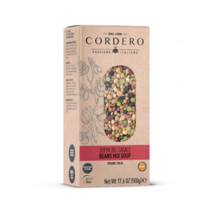Cordero Zuppa di Legumi del Casale 100% Italiana 500g - Ricca zuppa di piselli, fagioli di diversi tipi, lenticchie, ceci 100% italiani. Non c’è nulla di più confortante di un bel piatto di zuppa calda, profumata e saporita, al termine di una lunga giornata. I legumi sono inoltre una ricca fonte di proteine, ferro e vitamine, che uniti alle fibre dei cereali creano dei piatti davvero nutrienti e amici della nostra salute. Preparazione: Mettere in ammollo in acqua tiepida per 12 ore. Scolare e risciacquare il prodotto, portare ad ebollizione 1,5 litri di acqua e cuocere per circa 45 minuti. In caso di cottura in pentola a pressione, i tempi si dimezzano.