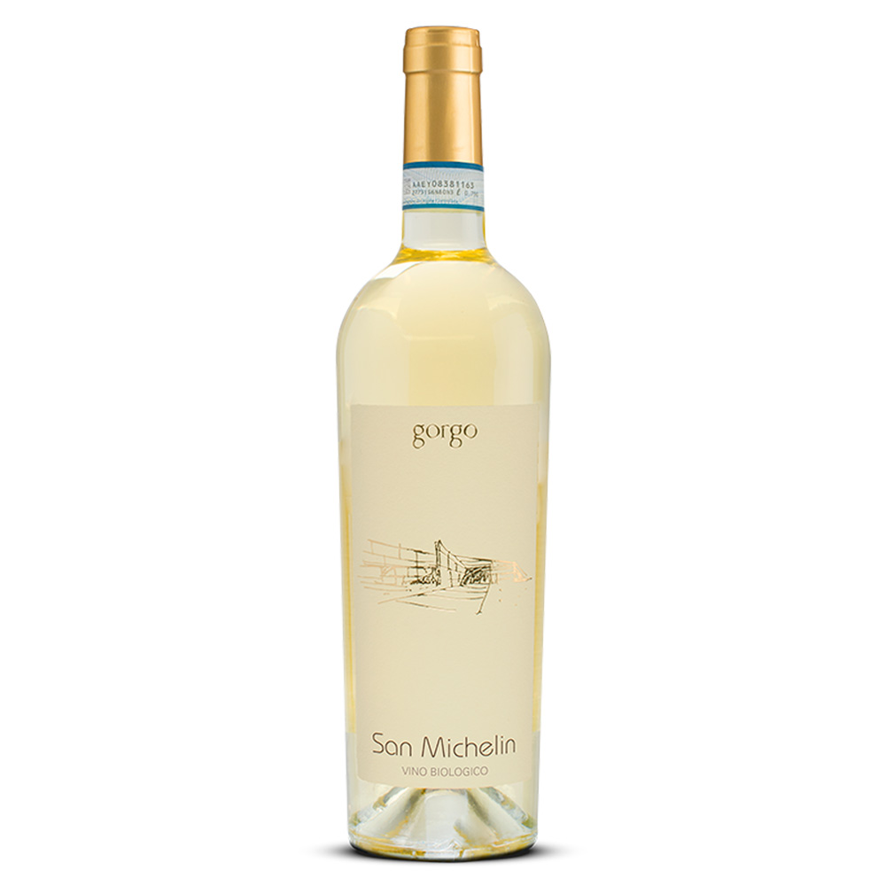 Gorgo San Michelin Custoza DOC si presenta con un colore giallo paglierino intenso con riflessi brillanti. Al naso spicca un bouquet che ricorda i frutti tropicali e gli agrumi, ma con un buon corredo che ricorda un vino semi aromatico. Gradevoli sono anche i richiami floreali. Al palato risulta asciutto e morbido, piacevolmente avvolgente ed estremamente delicato e beverino, grazie alla sua freschezza controbilanciata dalla parte minerale e sapida.Chiude con un finale mediamente persistente, con notevoli richiami aromatici. Il Custoza San Michelin, prodotto dalla cantina Gorgo, è un tributo all'omonimo vigneto, che interpreta ed esprime con grande vigore le caratteristiche del vino Custoza. Nasce da uve Garganega, Cortese e Trebbiano, come vuole il disciplinare di produzione. Risulta infatti essere un bianco estremamente piacevole e beverino, con richiami fruttati, sapidi e leggermente aromatici. Il tempo gli permetterà di evolvere, esprimendo con determinazione la piena struttura e le note minerali.
