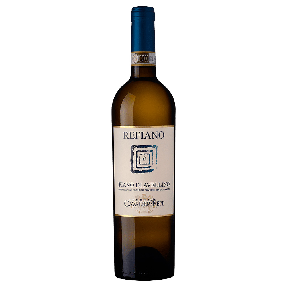 Tenuta Cavalier Pepe Refiano Fiano di Avellino DOCG si presenta di colore giallo paglierino luminoso, con lievi riflessi verdolini. Al naso spicca un bouquet delicato e seducente, che si orienta principalmente sui sentori minerali e rocciosi, per poi lasciare spazio ai ricordi di pesca, frutta candita e camomilla, su sfondo di macchia mediterranea.Al palato risulta di grande bevibilità, mantenendo la propria eleganza e un'ottima freschezza. Chiude con un finale di ottima persistenza, con ritorni di aromi tropicali e speziati. Refiano, prodotto dalla Tenuta Cavalier Pepe, è un vino bianco ottenuto da uve Fiano in purezza provenienti dai vigneti aziendali, situati sulle colline dei comuni di Lapio, Montefredane e Candida (Avellino), territori estremamente vocati per la produzione del Fiano di Avellino DOCG. Il terreno, ricco di elementi di origine vulcanica, conferisce al vino particolari note minerali. Il Fiano è un vitigno antico portato in Italia dai Greci, trovando in Campania la sua migliore espressione. In passato veniva chiamato "Vitis Apicia", il cui nome deriva dalla caratteristica dell'uva di attrarre sciami di api a causa del colore e del profumo.