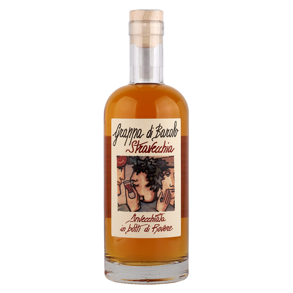 La Grappa di Barolo Stravecchia di Distilleria Valverde nasce dalla distillazione delle vinacce di Nebbiolo provenienti dai vigneti del Barolo, celebre terra del grande vino piemontese. Dopo la distillazione, viene posta a riposo per oltre 24 mesi in botti di rovere, acquisendo morbidezza, profondità e una complessità aromatica unica. Il colore è ambrato scuro, segno del lungo affinamento. Al naso offre un bouquet intenso e persistente, con raffinate note di legno nobile. Al palato si presenta maturo e profondo, con equilibrio tra struttura e morbidezza, rendendola ideale come grappa da meditazione. La Distilleria Valverde è un’azienda storica delle Langhe con sede a Cortemilia (CN), una terra che regala materie prime di grande qualità e il giusto spirito per utilizzarle al meglio. L’azienda nasce nel 1973 per opera di Carlo Birello, un enotecnico che ha dedicato la propria vita alla produzione di liquori e grappe di rilievo, capaci di raccontare la bellezza e la storia delle Langhe. Oggi è guidata dalla figlia Francesca, assieme a mamma Maria Rosa e gli altri preziosi collaboratori.