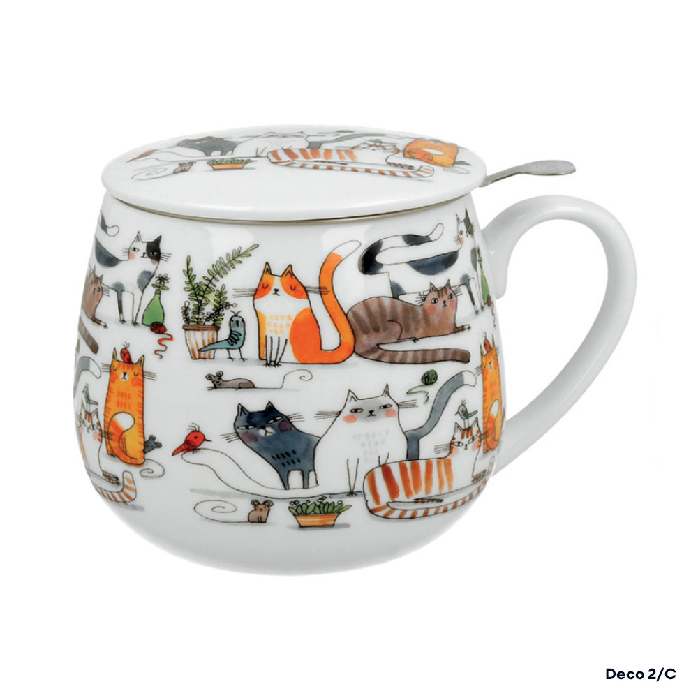 Meridiani Tisaniera con filtro infusore in acciaio "Loving Cats", disponibile in tre diverse decorazioni. Realizzata in porcellana, capacità 0,4L. Gift box in cartoncino contenente la tisaniera, ideale da regalare agli amanti del tè, infusi e tisane. Disponibile in tre diverse fantasie floreali. Novità 2025.