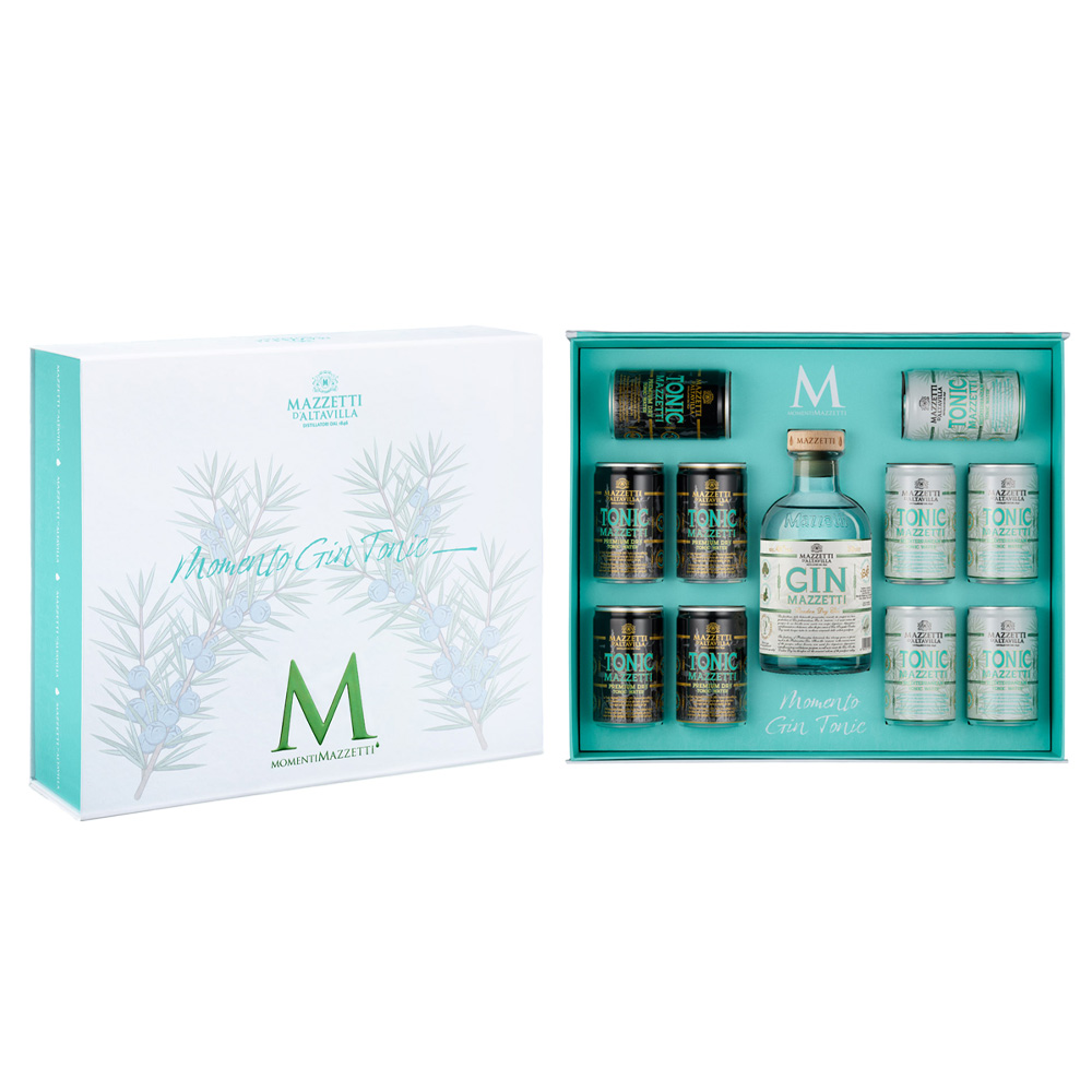 Il Kit Gin Tonic Mazzetti Momento è la confezione regalo perfetta per chi ama il gin: una bottiglia di London Dry e 10 toniche artigianali in lattine monodose, tutto incluso, pronto da regalare o da tenere per sé. - Alcune cose accadono e basta. Un tramonto inatteso, una risata improvvisa, un ospite che suona al citofono. Il Gin Tonic perfetto non dovrebbe mai mancare. - Il Momento Gin Tonic di Mazzetti d'Altavilla è molto più di una confezione regalo: è un invito a fermarsi, versare e condividere. Dentro questa scatola turchese c'è tutto il carattere delle vallate prealpine piemontesi — le erbe officinali, la menta, il ginepro "zenèiver" di cui parlano ancora le vecchie ricette — distillato in un London Dry che vale anche da solo, in purezza. - Ma la vera forza di questo kit gin tonic è la scelta. Cinque lattine di Tonica Premium Dry — gusto secco, amaro di china delicato, perfetta per far emergere la personalità decisa del Gin — e cinque di Tonica Mediterranean — fresca di menta piperita, floreale, che evoca brezza e profumi di territorio. Due toniche, due stati d'animo, dieci occasioni. - L'aperitivo dell'ultim'ora, il regalo preferito dei gin lover. Che sia per qualcuno che colleziona distillati o per chi semplicemente sa godersi il momento, il kit gin tonic Mazzetti porta in tavola — o sotto l'albero, o dentro un sacchetto regalo — un'esperienza sensoriale completa, pronta all'uso. Niente da cercare, niente da abbinare: basta aprire, scegliere la tonica e iniziare. ​- Contiene: • 1× Gin Mazzetti London Dry 0,50L 42% vol • 5× Tonica Mazzetti Premium Dry 0,15L • 5× Tonica Mazzetti Mediterranean 0,15L