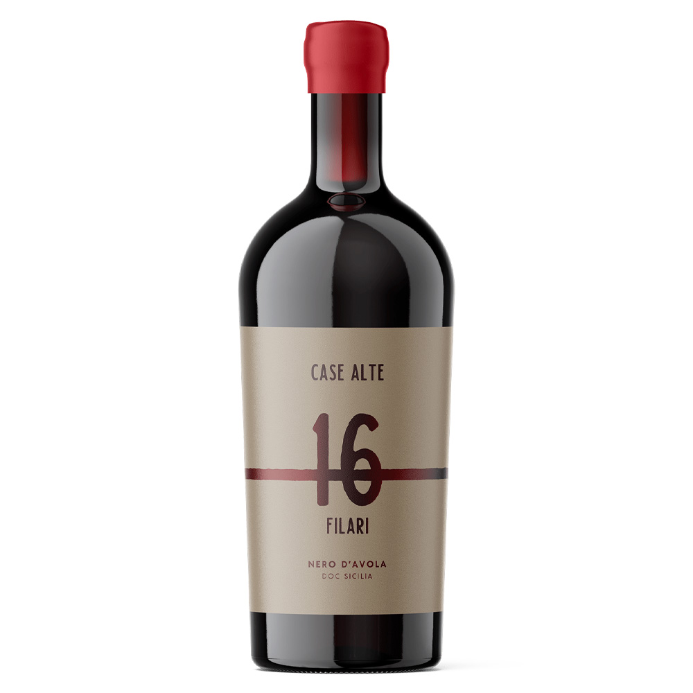 Bottiglia di Case Alte 16 Filari Sicilia DOC Nero d’Avola, rosso siciliano intenso e strutturato da Nero d’Avola in purezza.